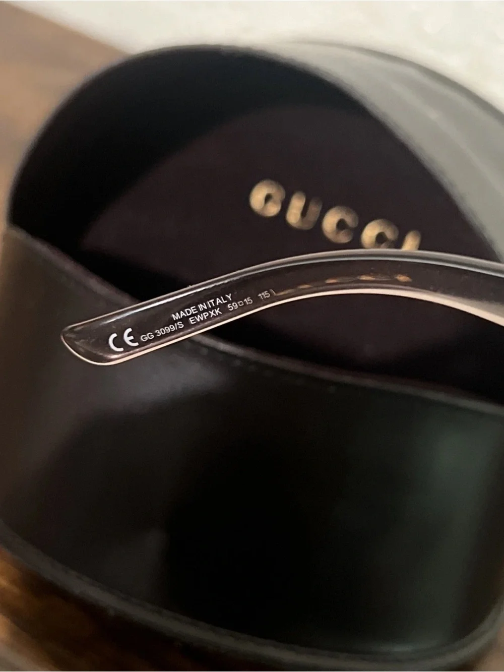 Gucci sleek sunglasses